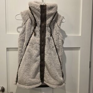Kuhl Women's Light Crean Tan Fleece Furry Fleece Vest small